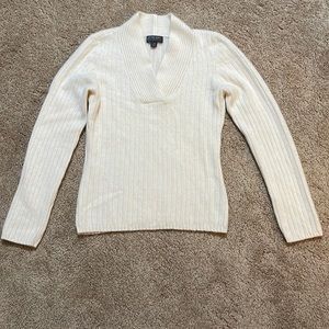 Classiques Entier cashmere creme sweater v-neck